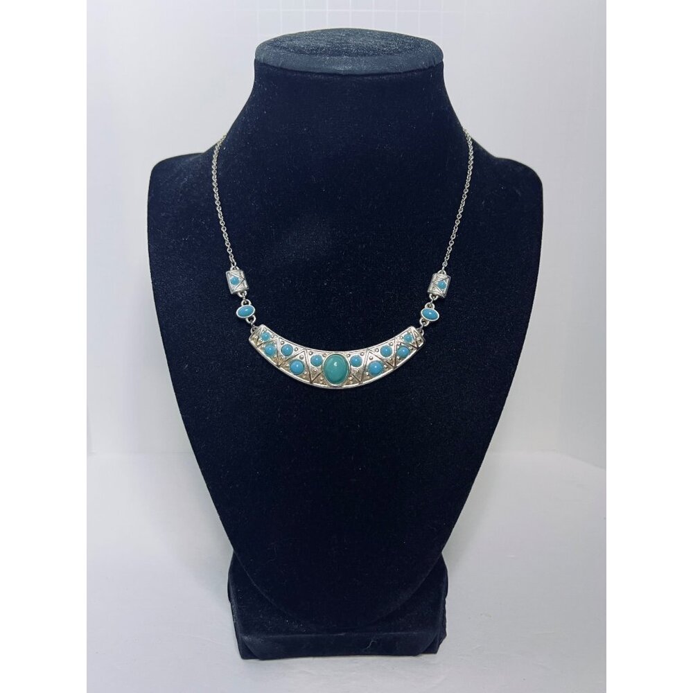 Avon Silver Tone And Blue Bib Necklace Signed NRT (6163)